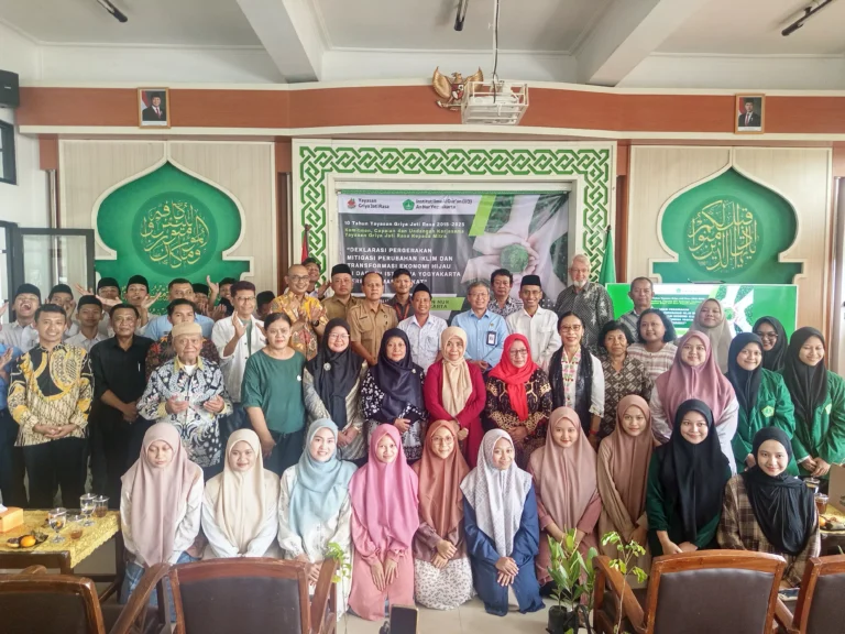 Hari Bumi 2025 Foto Bersama